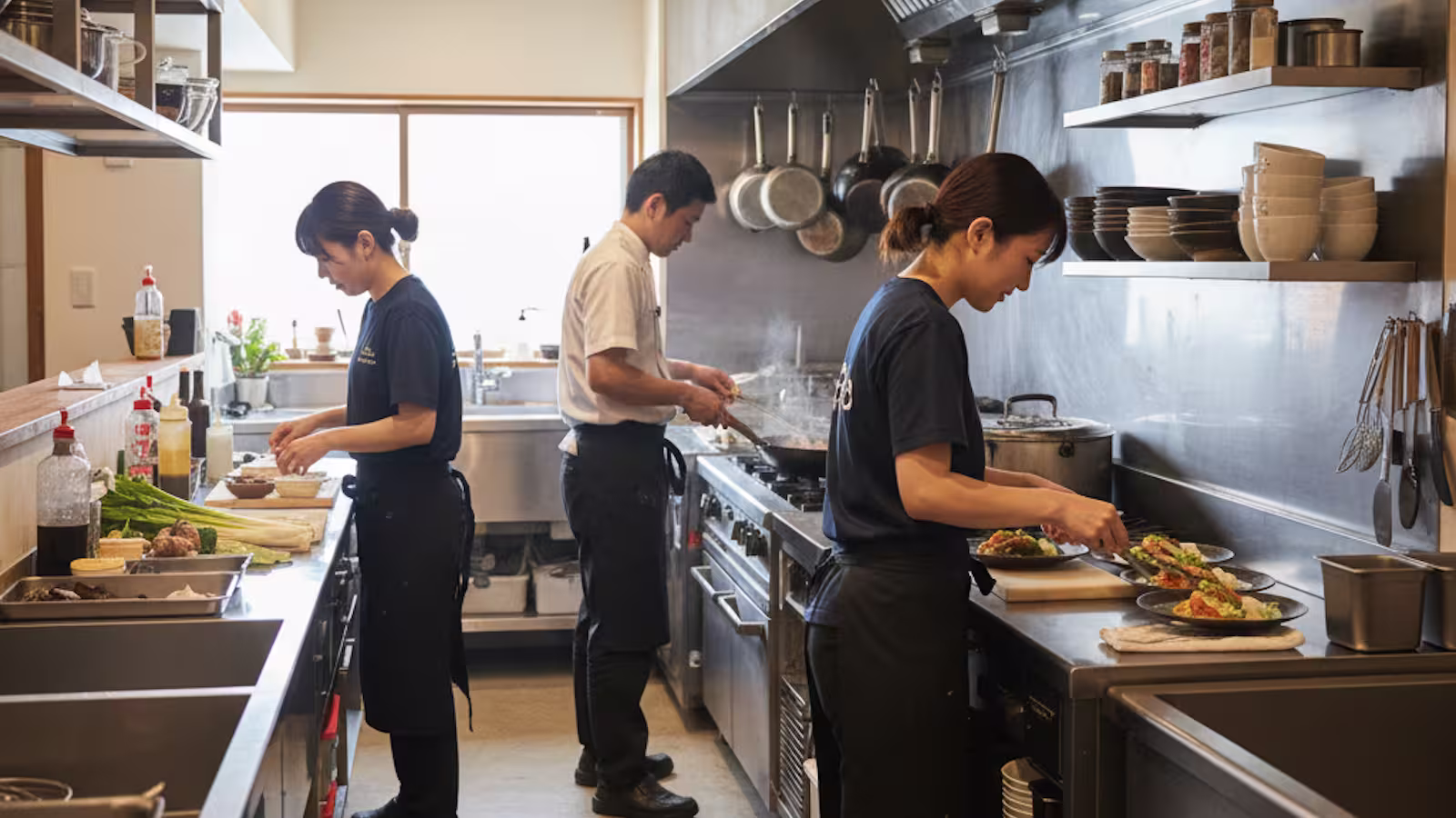 飲食店の人件費・シフト最適化の完全ガイド|売上予測×配置設計
